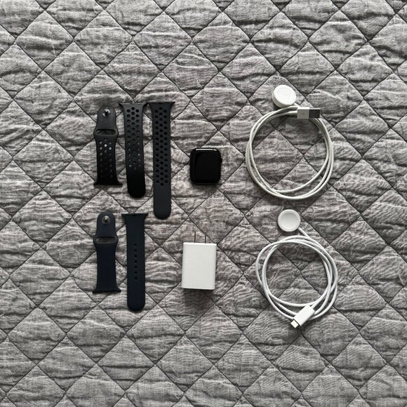 Apple Watch Series 9 - GPS - 45mm - Picture 3 of 3